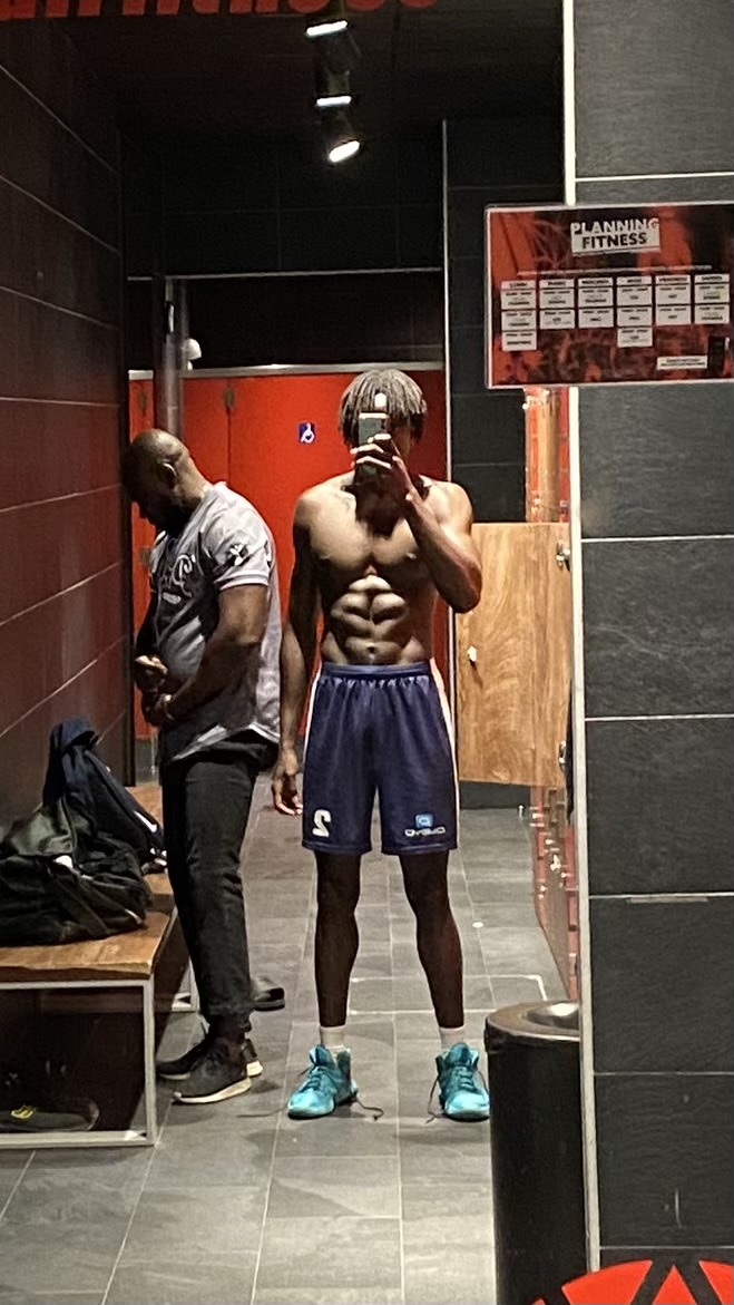 Profil de Oussmane, 24 ans, Rencontre Mature à Bourscheid-Moulin