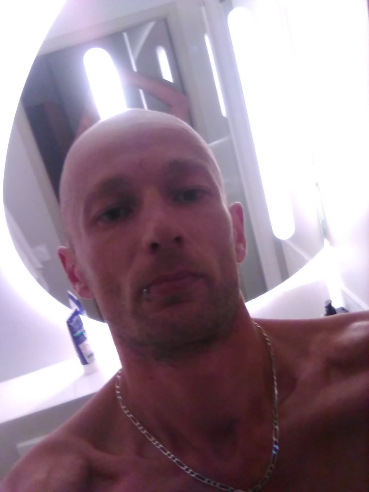Profil de Illyes, 41 ans, Rencontre Mature à Allerborn