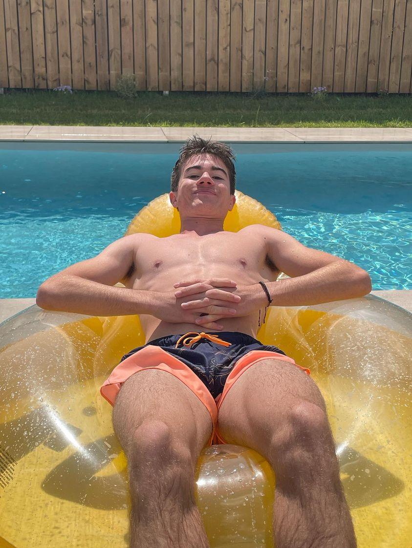 Profil de Marc-ange, 20 ans, Rencontre Mature à Perlé