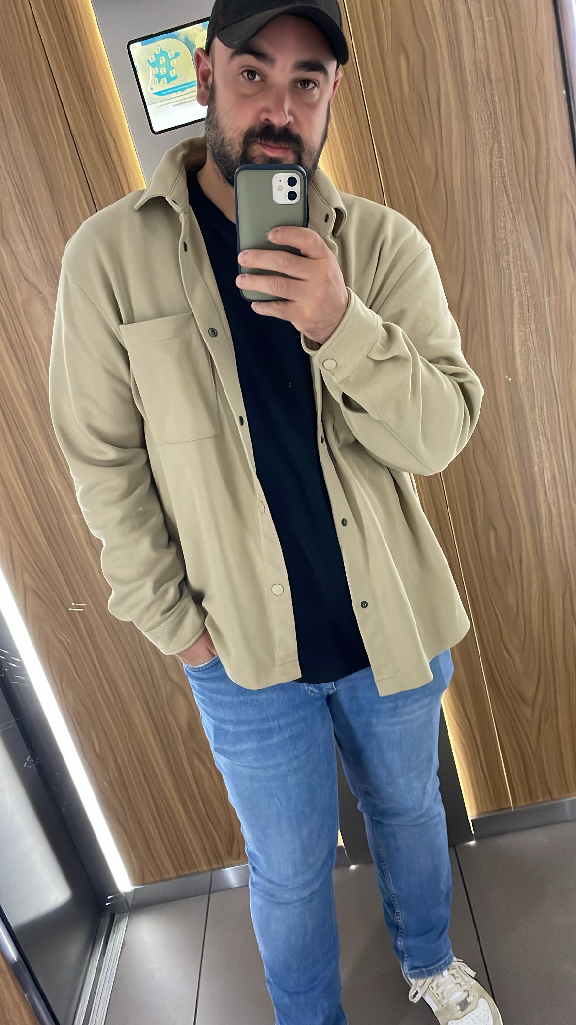 Profil de Omur, 32 ans, Rencontre Mature à Troine-Route