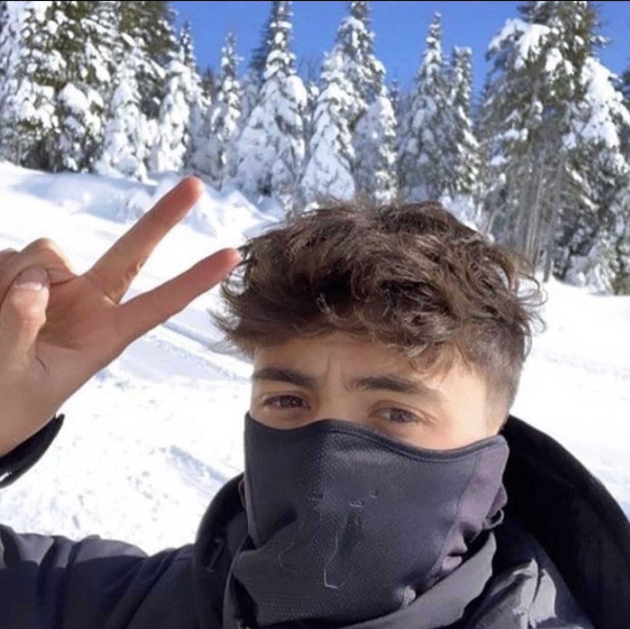 Profil de Eyoub, 27 ans, Rencontre Mature à Pratz