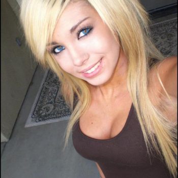 Profil de Roukaya, 27 ans, Rencontre Mature à Nothum