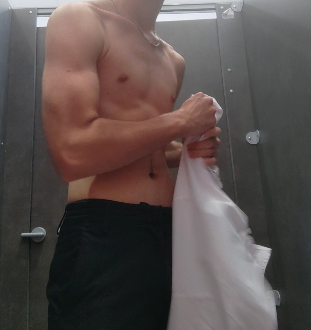 Profil de Hadj, 19 ans, Rencontre Mature à Roder