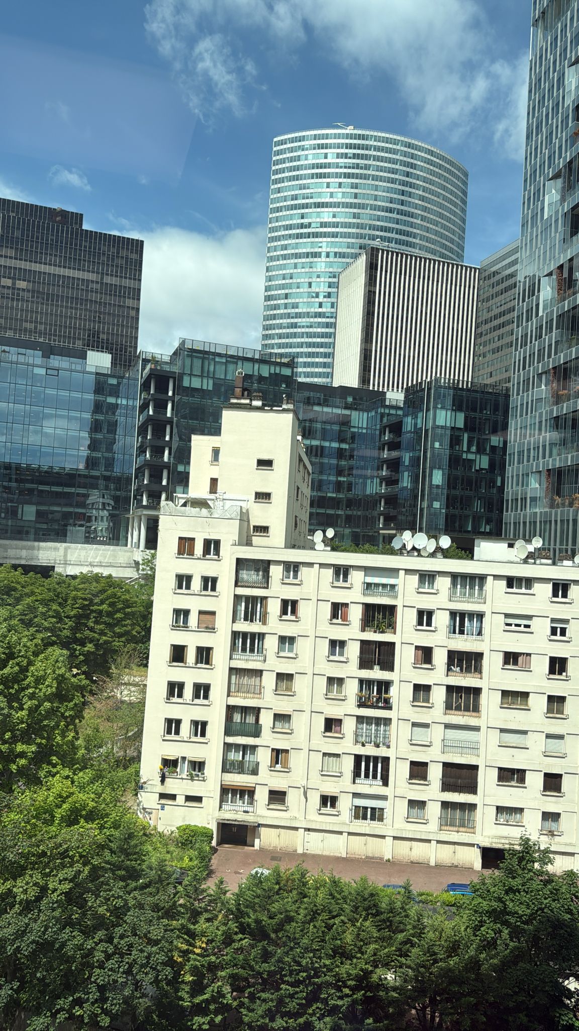 Profil de Yero, 25 ans, Rencontre Mature à Bivels